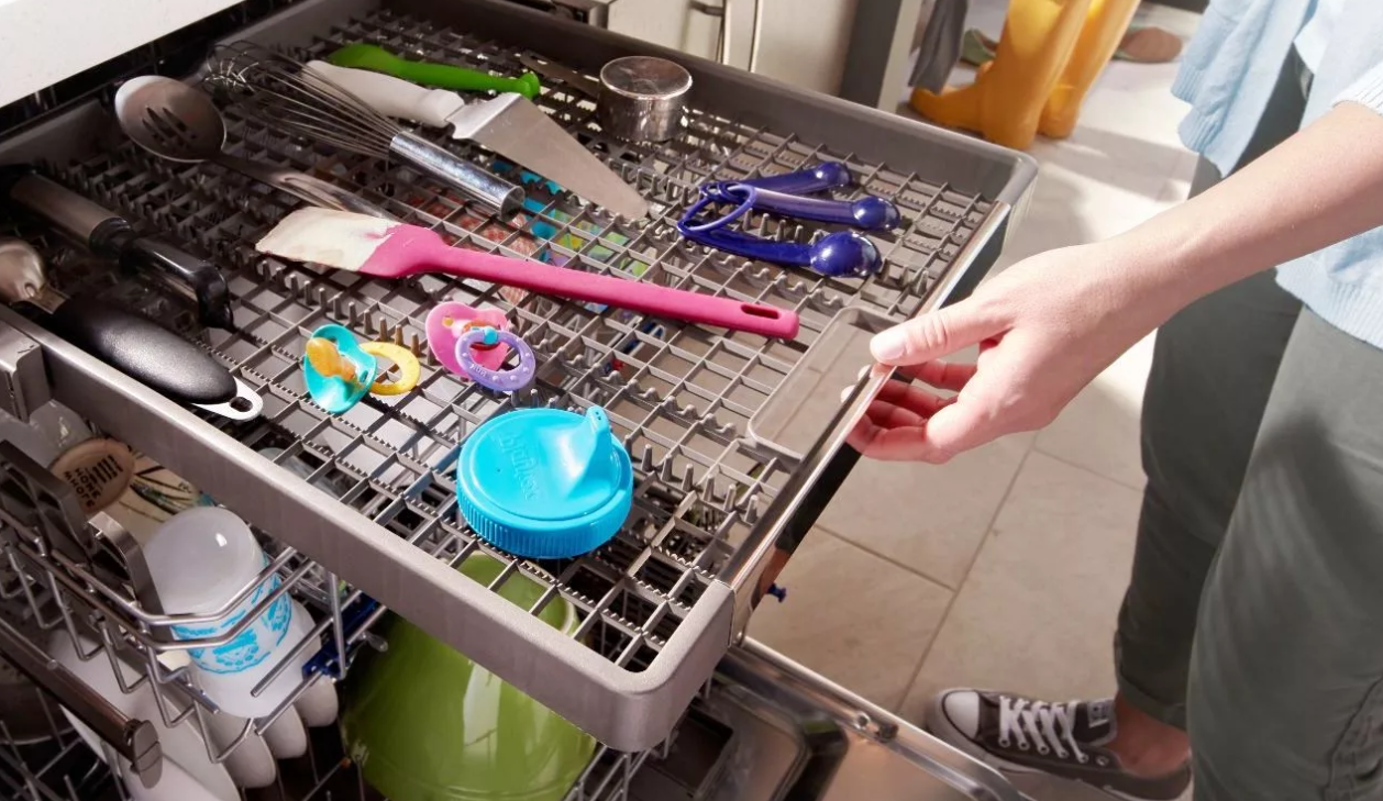 Можно ли мыть мельхиор в посудомойке? есть способы получше!