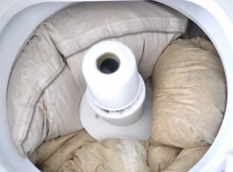 Как постирать синтепоновую подушку: в стиральной машине, вручную, как распушить синтепон