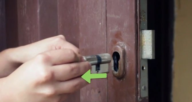 Застрял ключ в замке двери: как вытащить и что делать? - строительный блог вити петрова