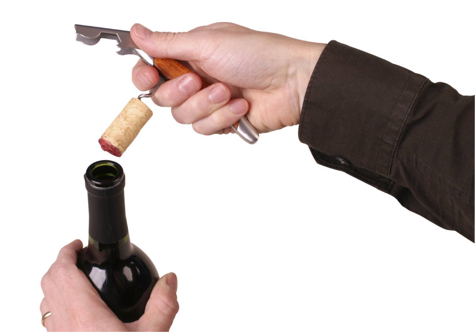 Как открыть без штопора бутылку вина