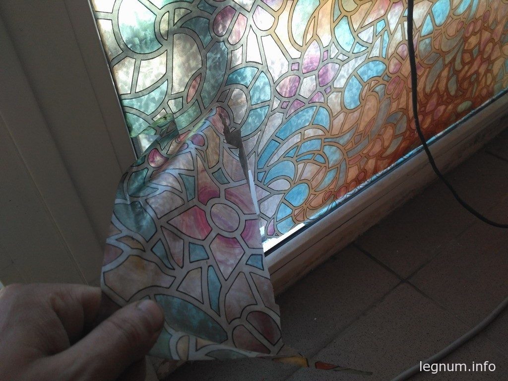 Способы снять солнцезащитную пленку с пластикового окна, если она не снимается Как удалить старую пленку, если она засохла
