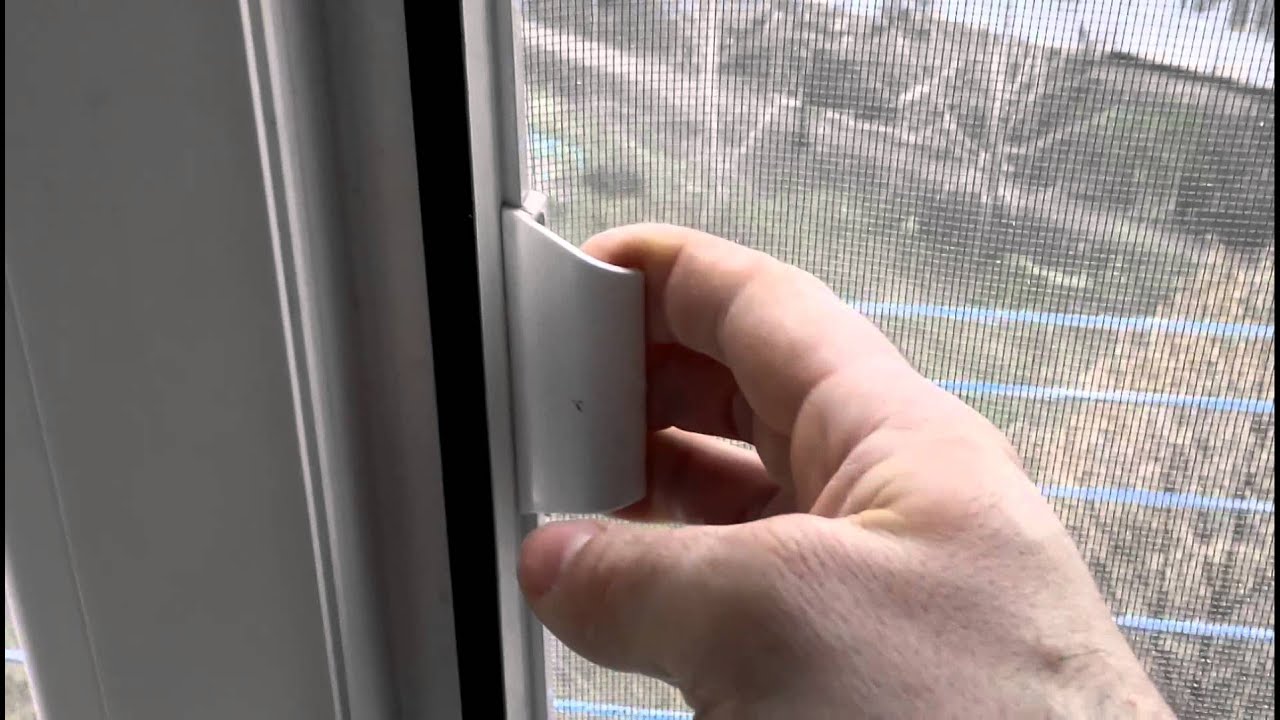 Как снять москитную сетку с пластикового окна, если отломались ручки