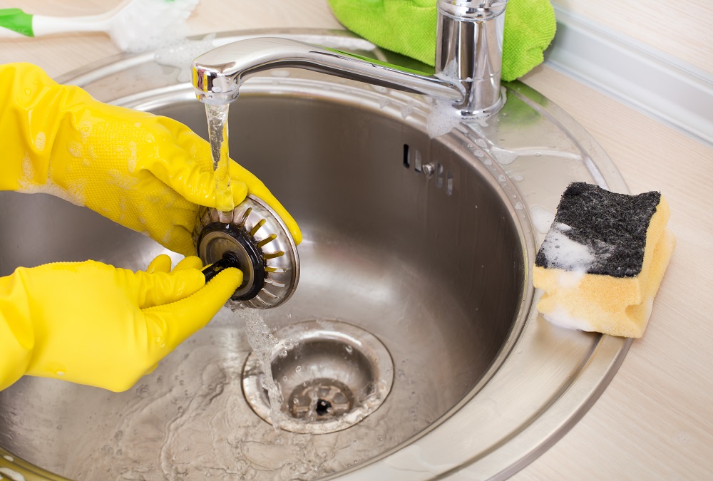 3 доступных и эффективных средства очистки: как отмыть желтый налет в унитазе в домашних условиях