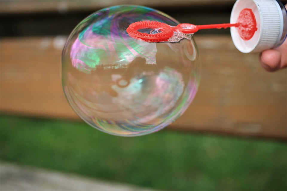 Секреты прочных мыльных пузырей для детских развлечений и забав