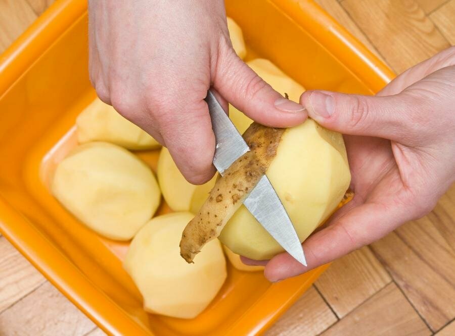 Правила чистки картошки - ножом, овощечисткой, дрелью