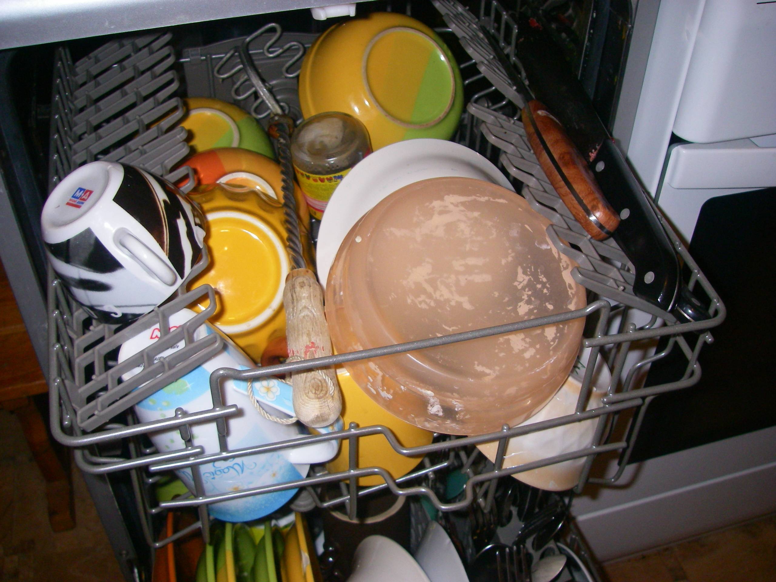 Эксплуатация посудомоечной машины, какую посуду в ней нельзя мыть