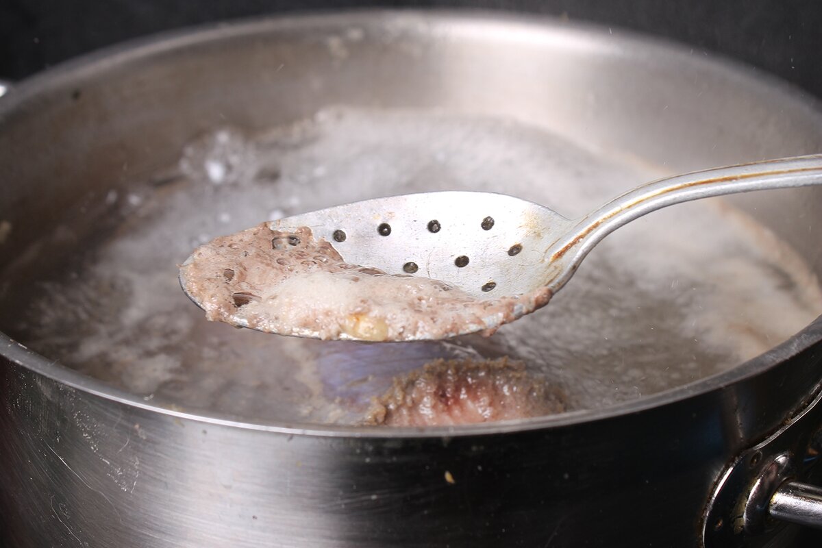 Ошибки при приготовлении мяса. почему оно получилось сухим и жестким, плохо пахнет или горчит: как это исправить?