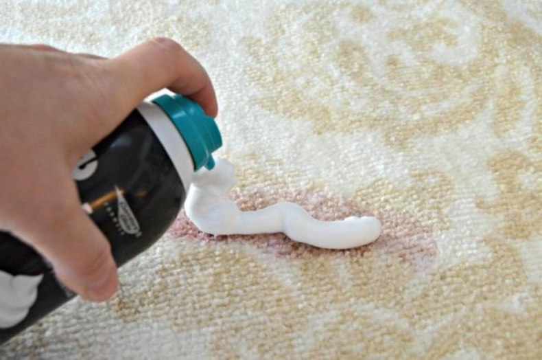 Чем оттереть краску с одежды: способы вывести пятно с ткани, как отмыть акриловые краски в домашних условиях, удаление засохших и свежих пятен