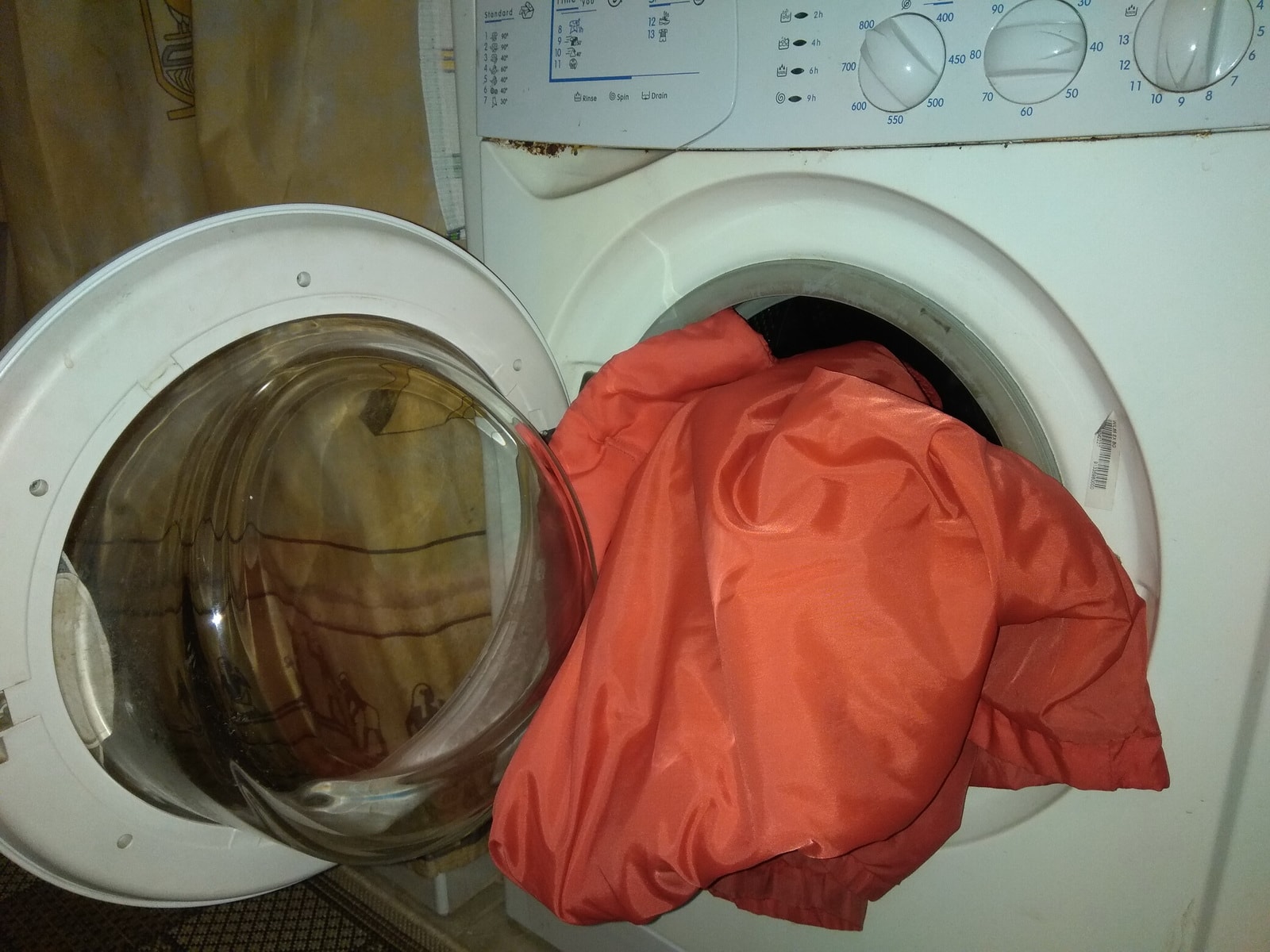 Как стирать полиэстер: в стиральной машинке, вручную, температура, средства