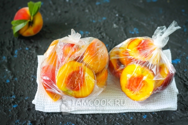 Лучшие рецепты консервированных половинками персиков