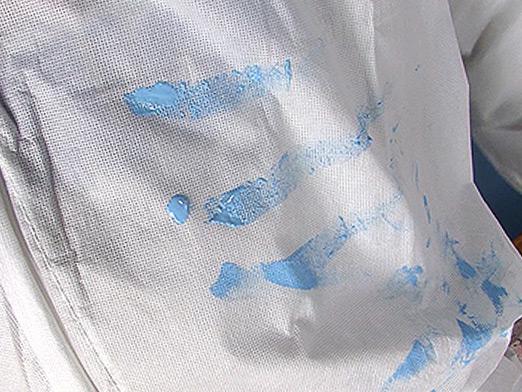 Чем отстирать краску акварельную с одежды в домашних условиях, как эффективно и без вреда вывести пятна с белой и цветной ткани?