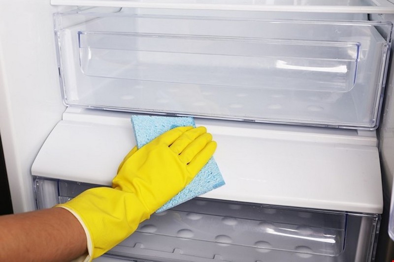 Чем мыть холодильник внутри и снаружи: 30 лучших средств в домашних условиях