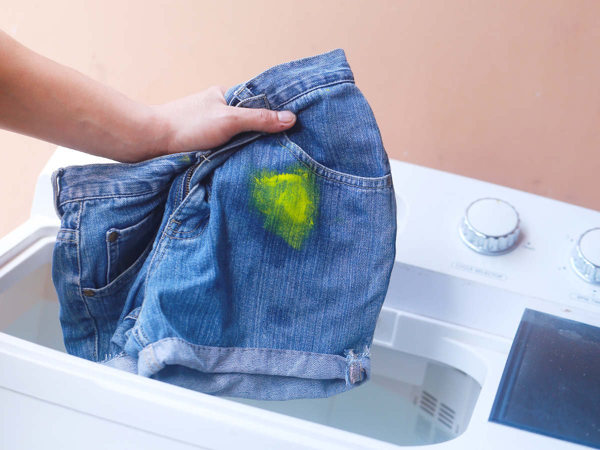 Как убрать краску с джинсов: чем очистить и удалить пятна краски