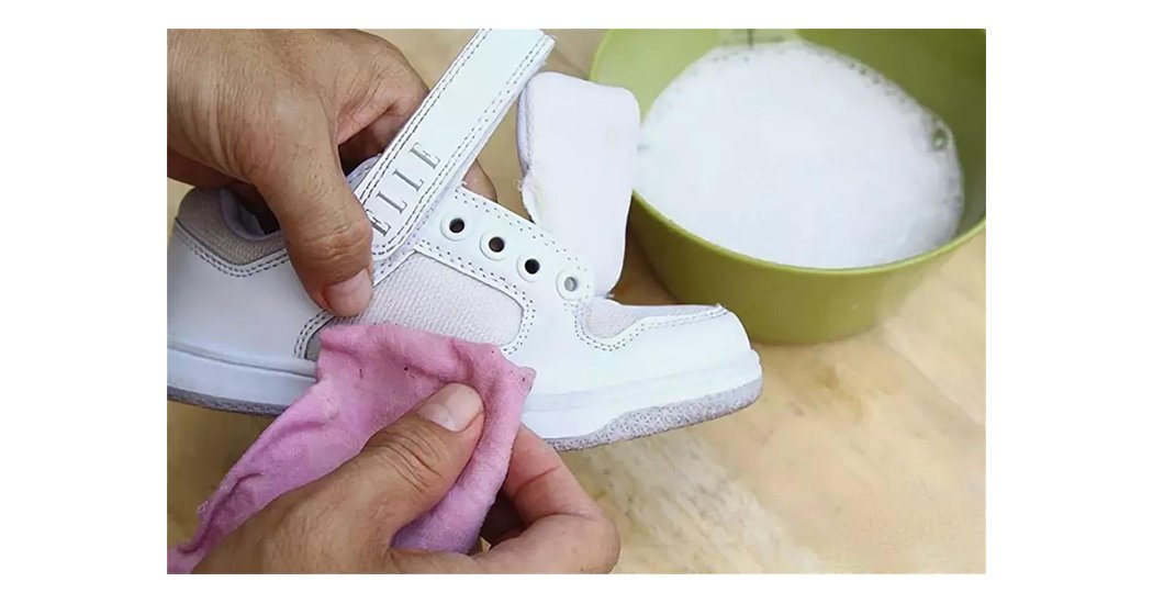Как очистить белую подошву кроссовок в домашних условиях: советы с видео