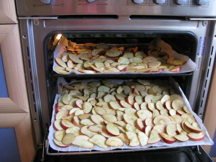 Яблоки сушеные: польза, вред, как сделать, рецепты