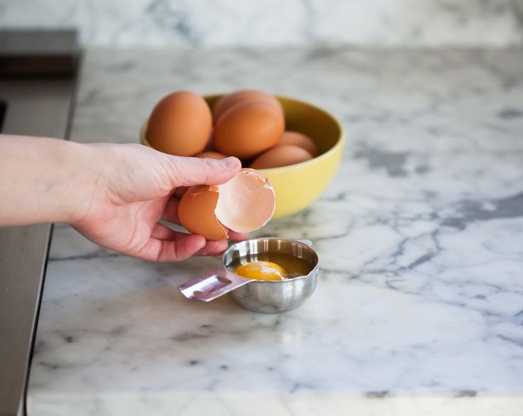 Почему лопаются яйца при варке: как правильно сварить чтобы не треснули