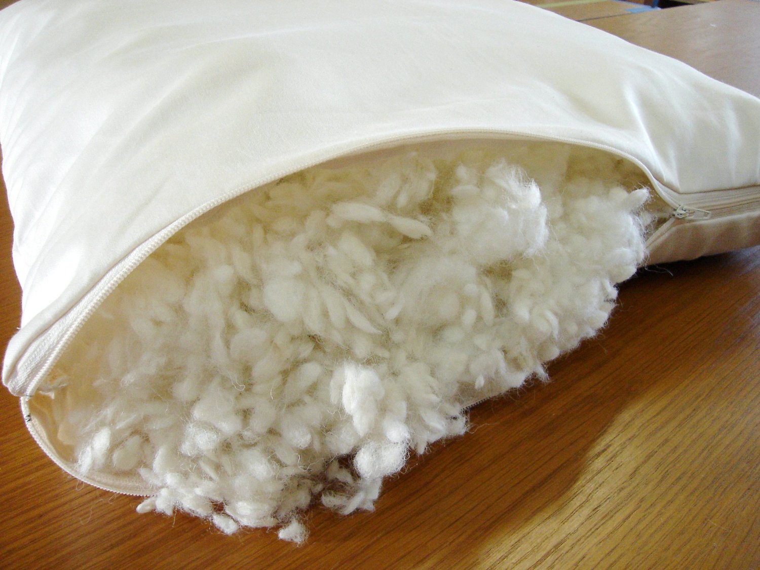 Как стирать подушки из холлофайбера