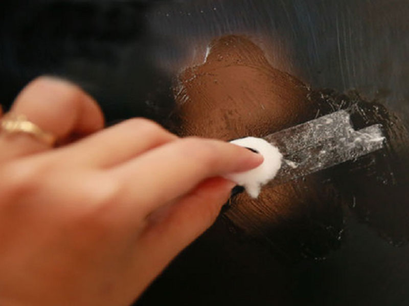 Чем отмыть клей от скотча и наклейки (с пластика, стекла)?