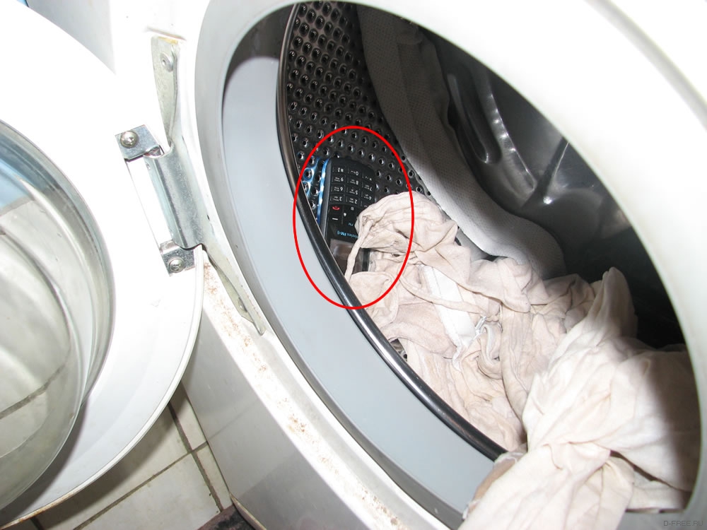 Что делать, если в стиральной машинке остался мелкий предмет: как его достать оттуда