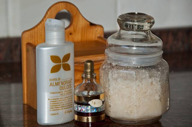 Соль от выпадения волос и для роста волос: применение и рецепты