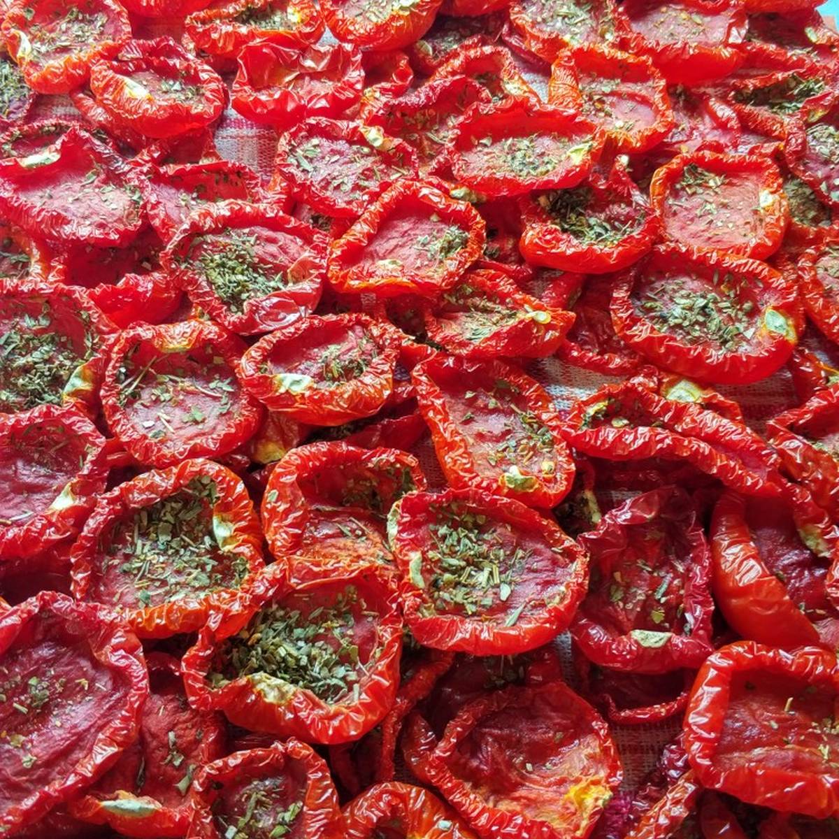 Вяленые помидоры на зиму в домашних условиях - 10 рецептов с пошаговыми фото