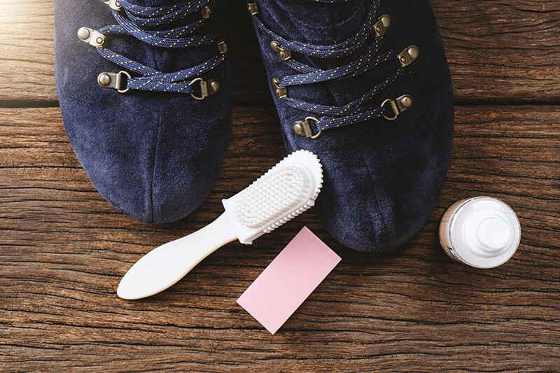 Как ухаживать за замшевой обувью – подходящие средства и инструменты