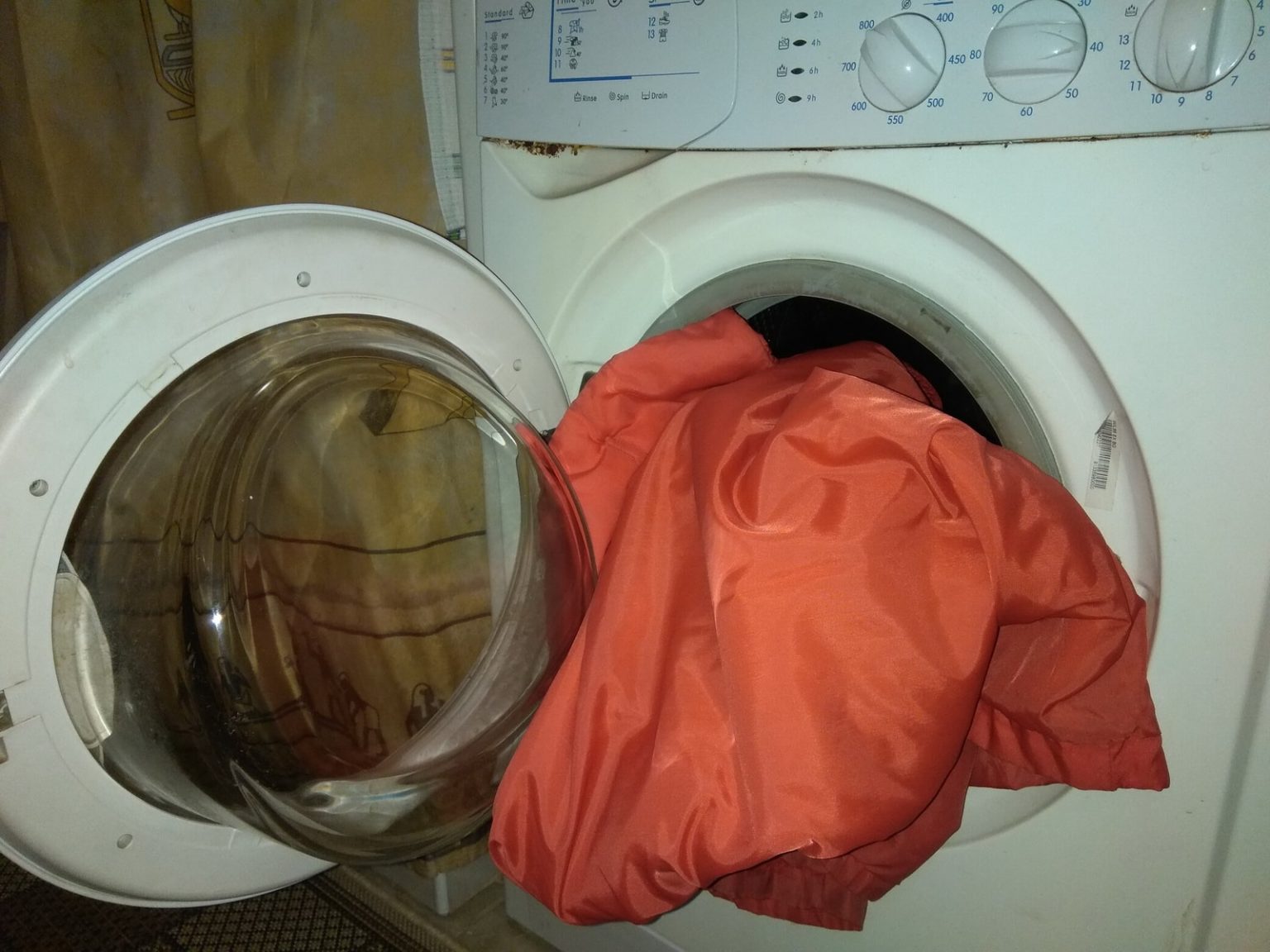 Как постирать зимнюю парку в домашних условия в стиральной машине автомат