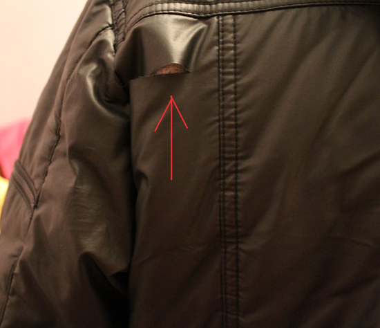 Как аккуратно зашить куртку: примеры мелкого и крупного ремонта