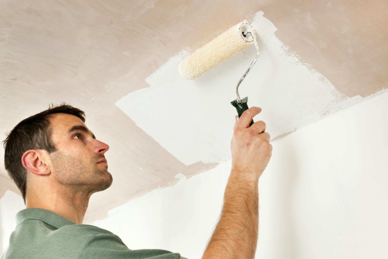 Советы, как помыть потолок, покрашенный водоэмульсионной краской