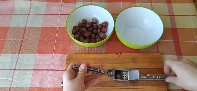 Как хранить очищенные грецкие орешки – способы хранения