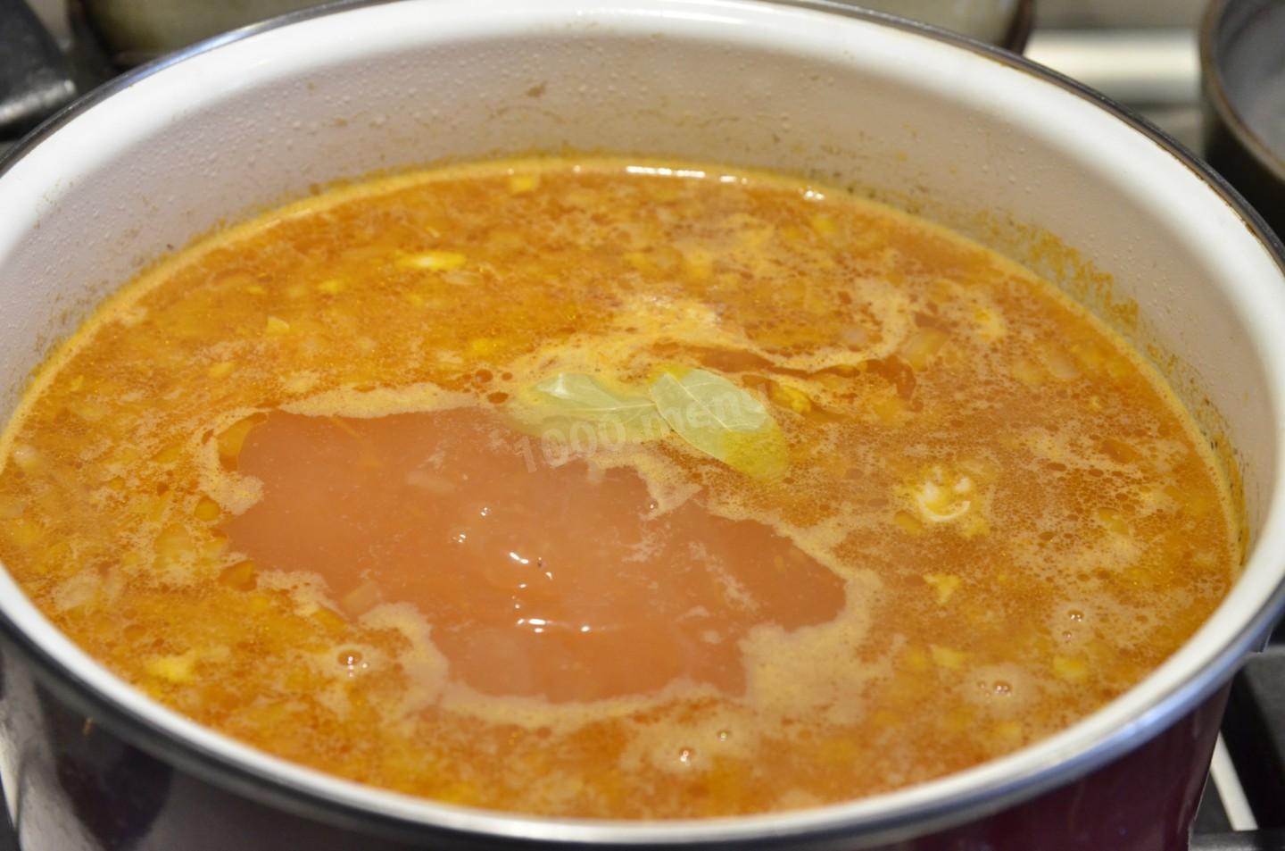 Когда добавлять лавровый лист в суп и нужен ли он в курином бульоне