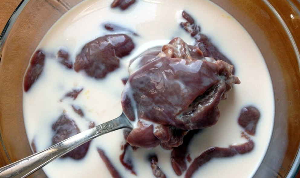 Печень в молоке (куриная, свиная, говяжья): рецепты с фото