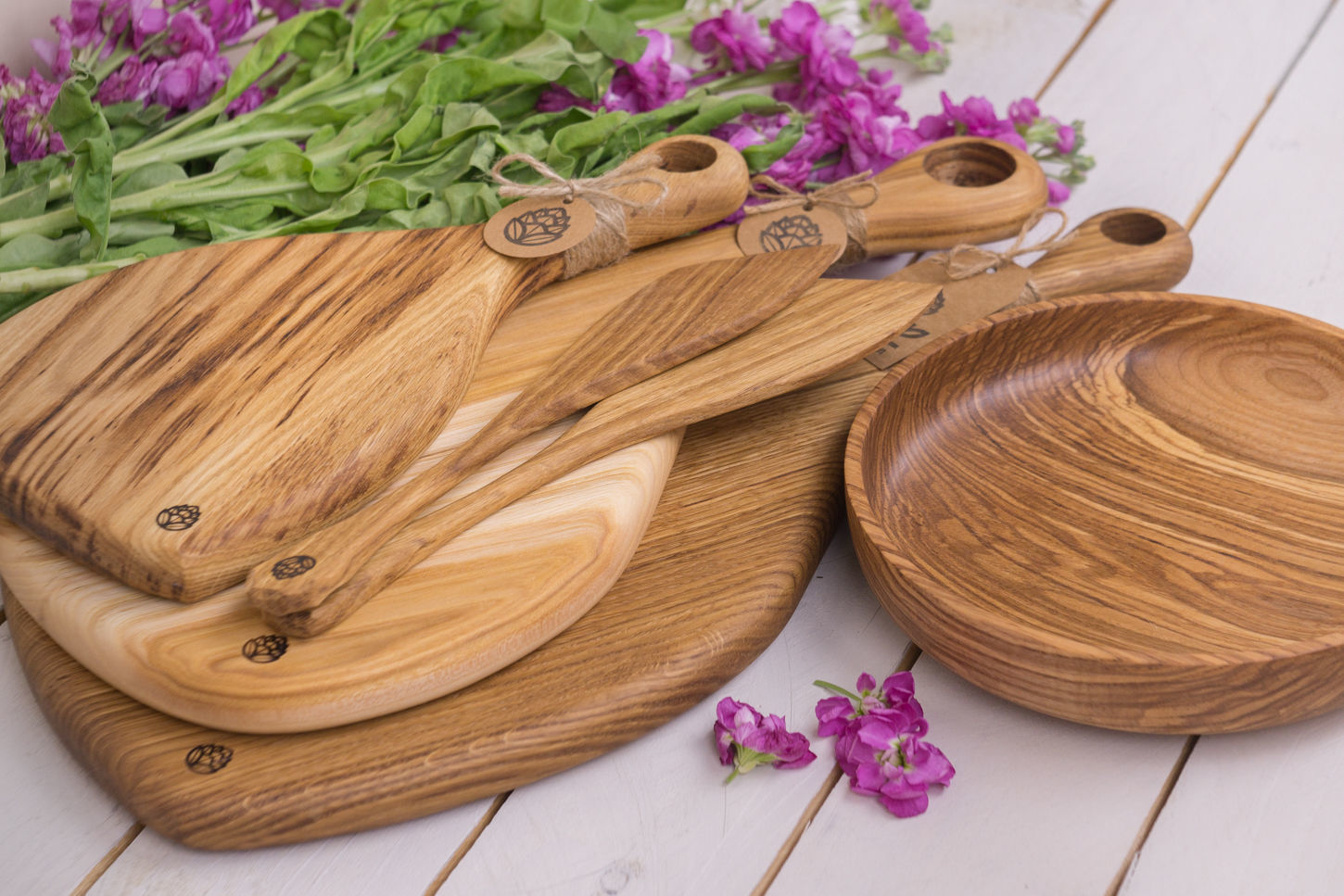 Каким маслом обрабатывают деревянные разделочные доски и для чего это нужно?