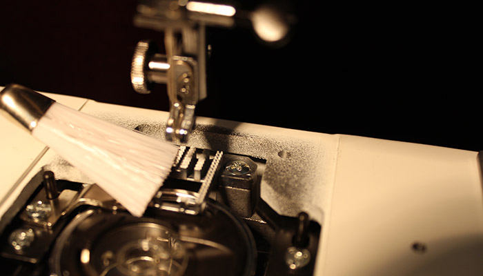 Как правильно выбрать и чем заменить машинное масло для швейных машин
