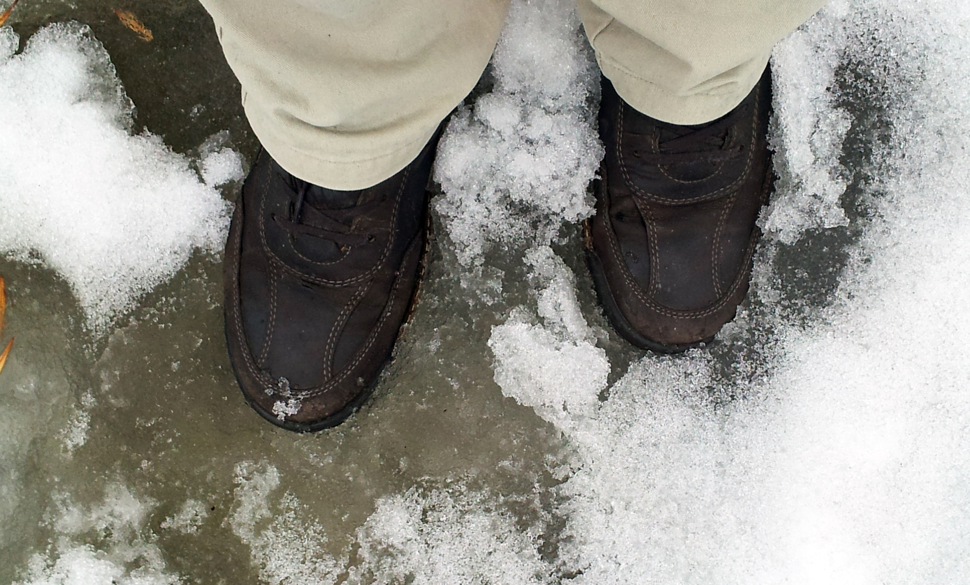 Промокает обувь – как сделать сапоги или туфли водонепроницаемыми в домашних условиях?