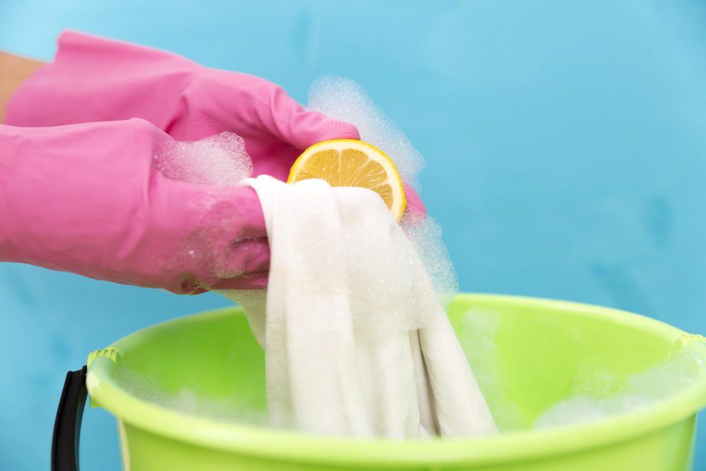 Как отмыть марганцовку с рук: быстро, в домашних условиях, с ногтей