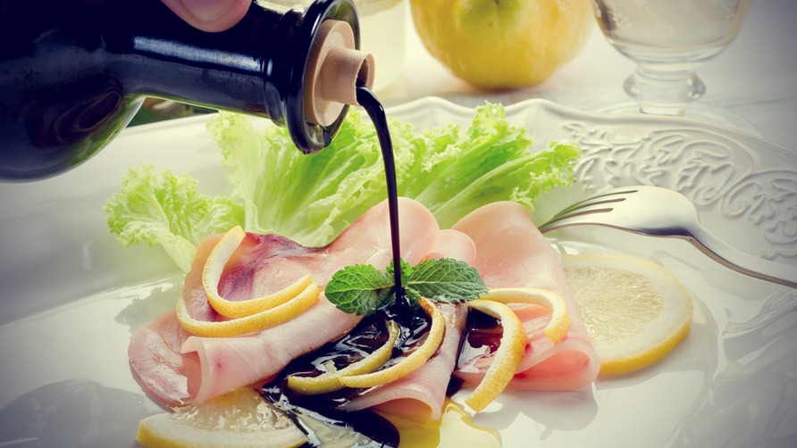 Польза и вред бальзамического уксуса - применение в рецептах блюд и для заправки салатов