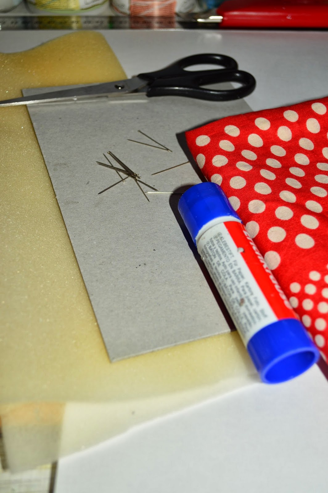 Клей для ткани водостойкий прозрачный: виды и как сделать в домашних условиях