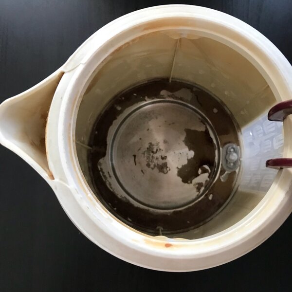 Как очистить электрический чайник от накипи в домашних условиях – лучшие способы и средства