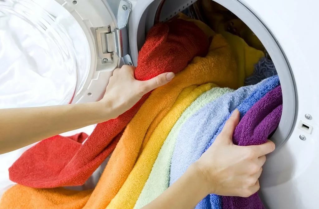 Как восстановить цвет одежды в домашних условиях - способы