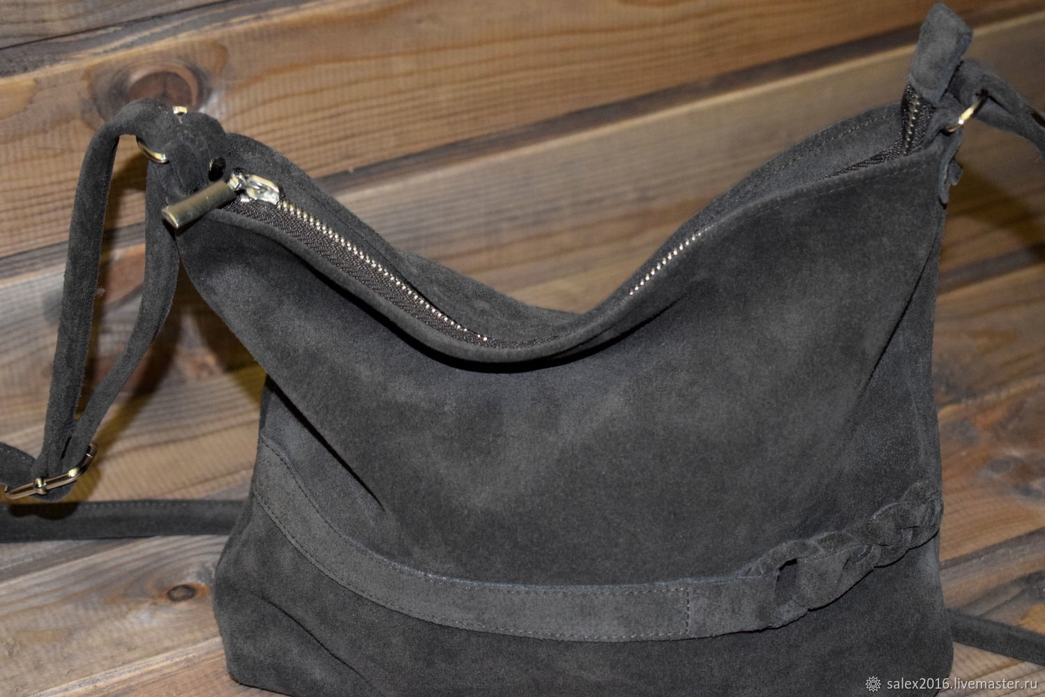 Как почистить замшевую сумку в домашних условиях: обновляем светлые и темные изделия