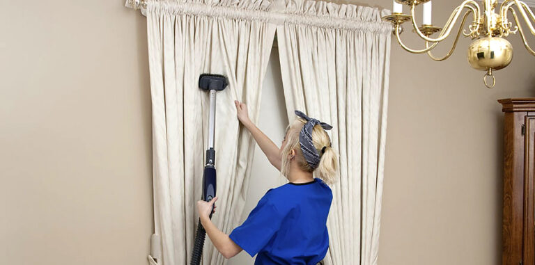 Как постирать шторы в домашних условиях: рулонные, римские, капроновые, шёлковые и другие стирка штор в домашних условиях: ручная, машинная и сухая чистка