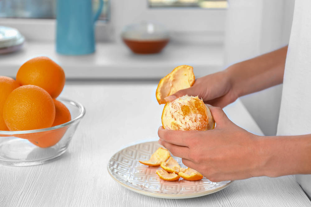 Как почистить апельсин за несколько секунд?