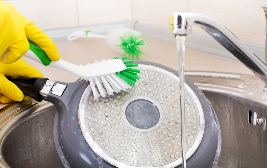 8 эффективных способов очистить грязную стеклокерамическую плиту