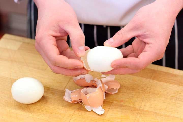 Как сварить треснувшие яйца без лишней мороки: 3 проверенных способа. жизнь — все новости (вчера, сегодня, сейчас) от 123ru.net