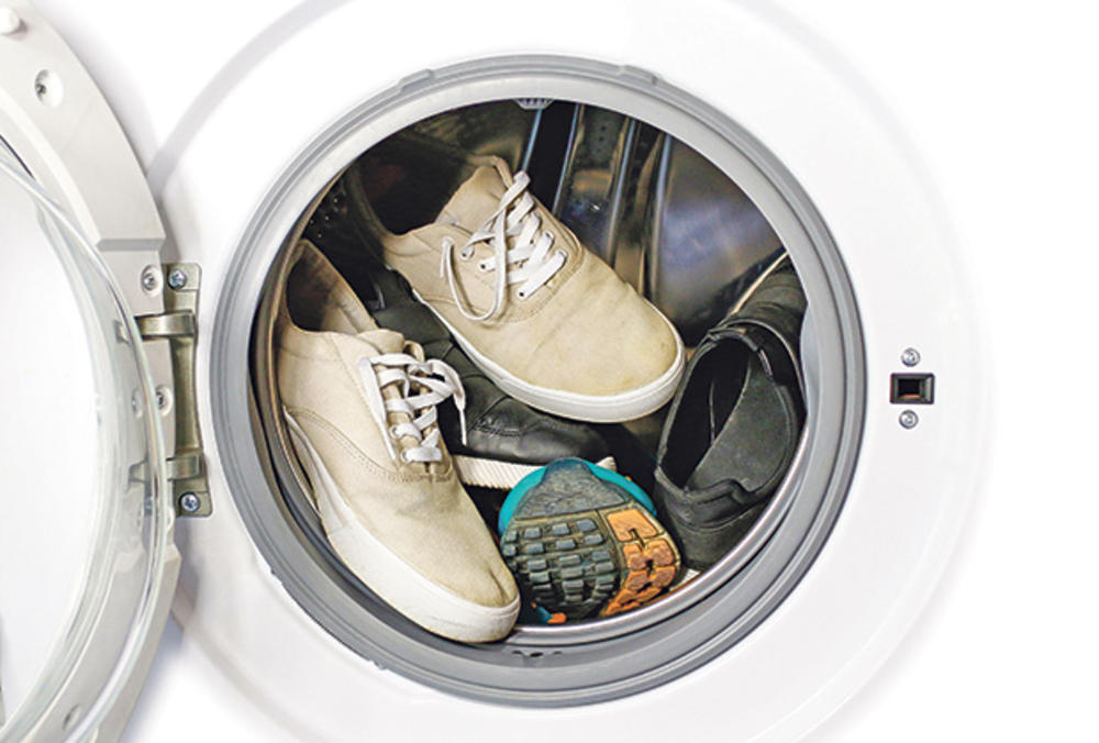 На каком режиме стирать обувь в стиральной машинке, чтобы не испортить