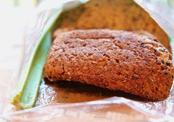 Как сделать чёрствый хлеб свежим и мягким. как сделать черствый хлеб мягким — и можно ли размягчить хлеб в микроволновке