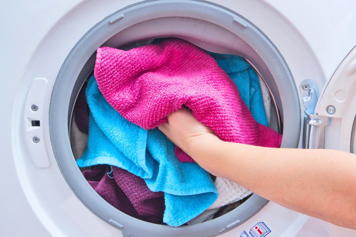 Как правильно стирать бюстгальтер и можно ли очистить лифчик в стиральной машине и вручную