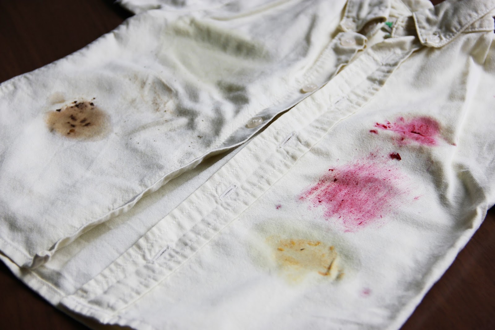 Как и чем отстирать акварельные краски с одежды: отстирывается ли акварель с белой рубашки