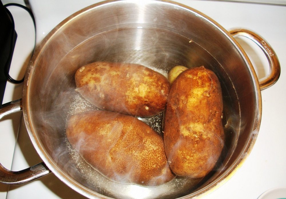 Сколько варить картошку для пюре после закипания в кастрюле